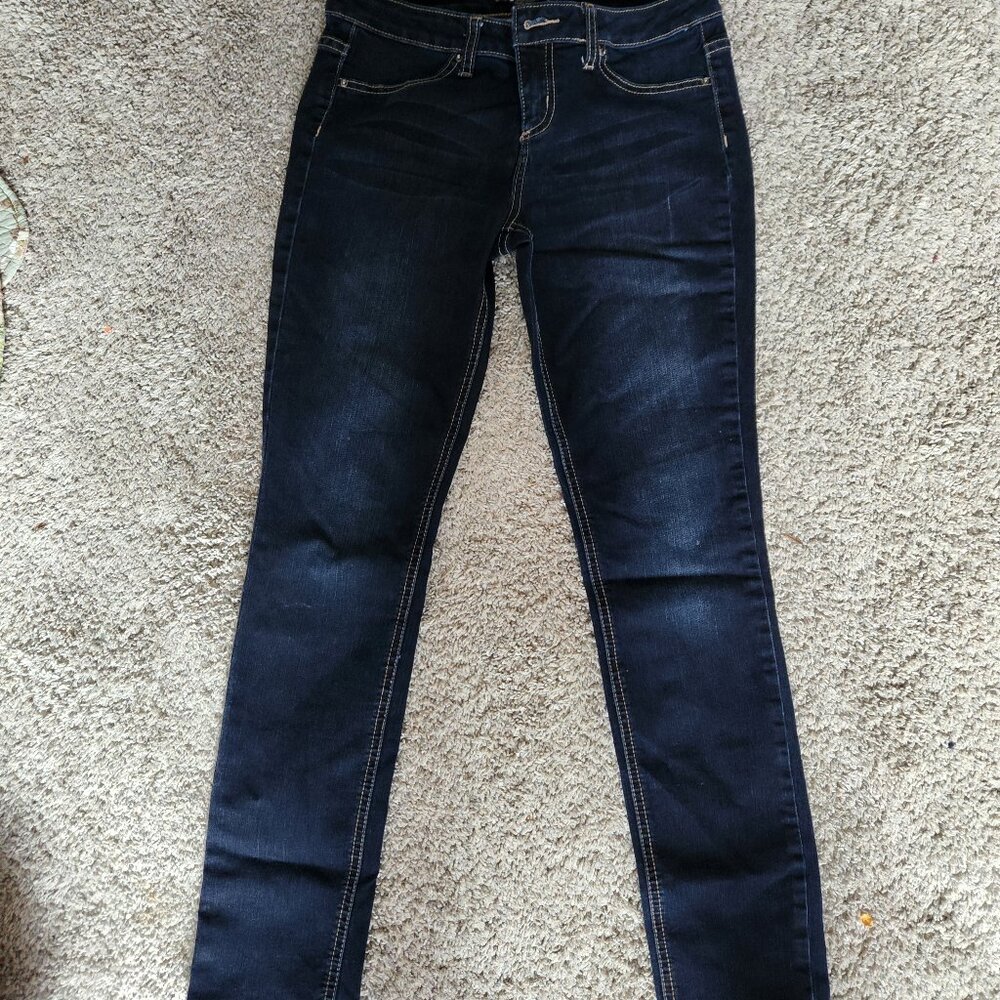 Skinny jeans dark wash